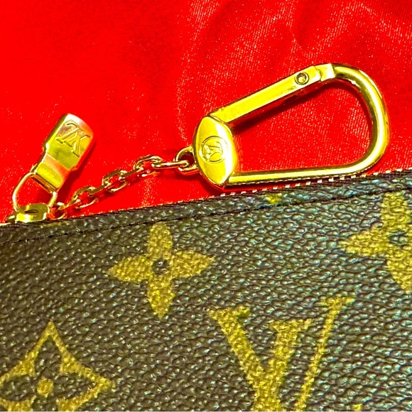 WOW POSHMARK - Authentic Louis Vuitton Monogram Canvas Wallet - Picture 5 of 16